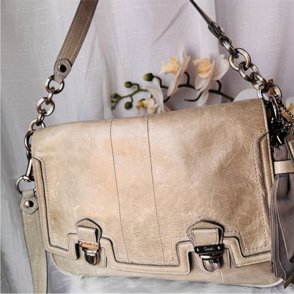 Coach Poppy Distressed Italian Leather- EUC! LIKE NEW
11”-17925 - Picture 5 of 15